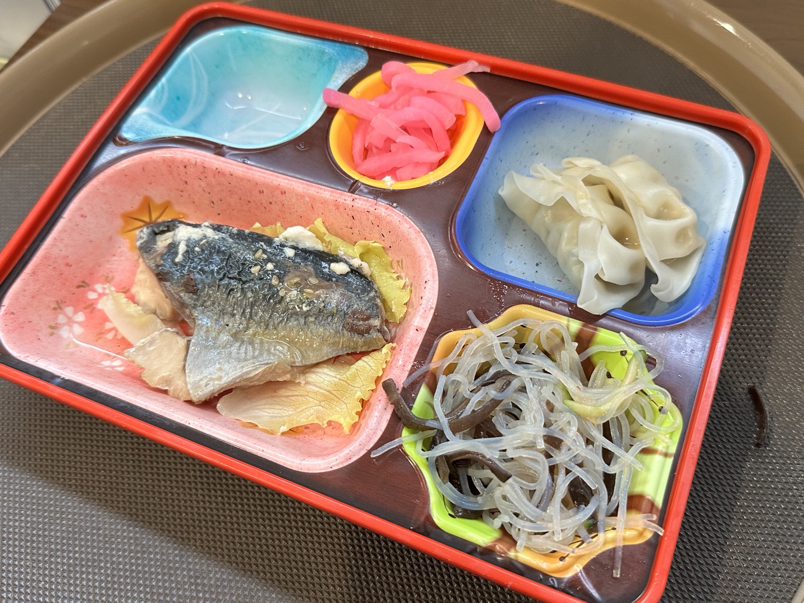 バリエーション豊かな昼食